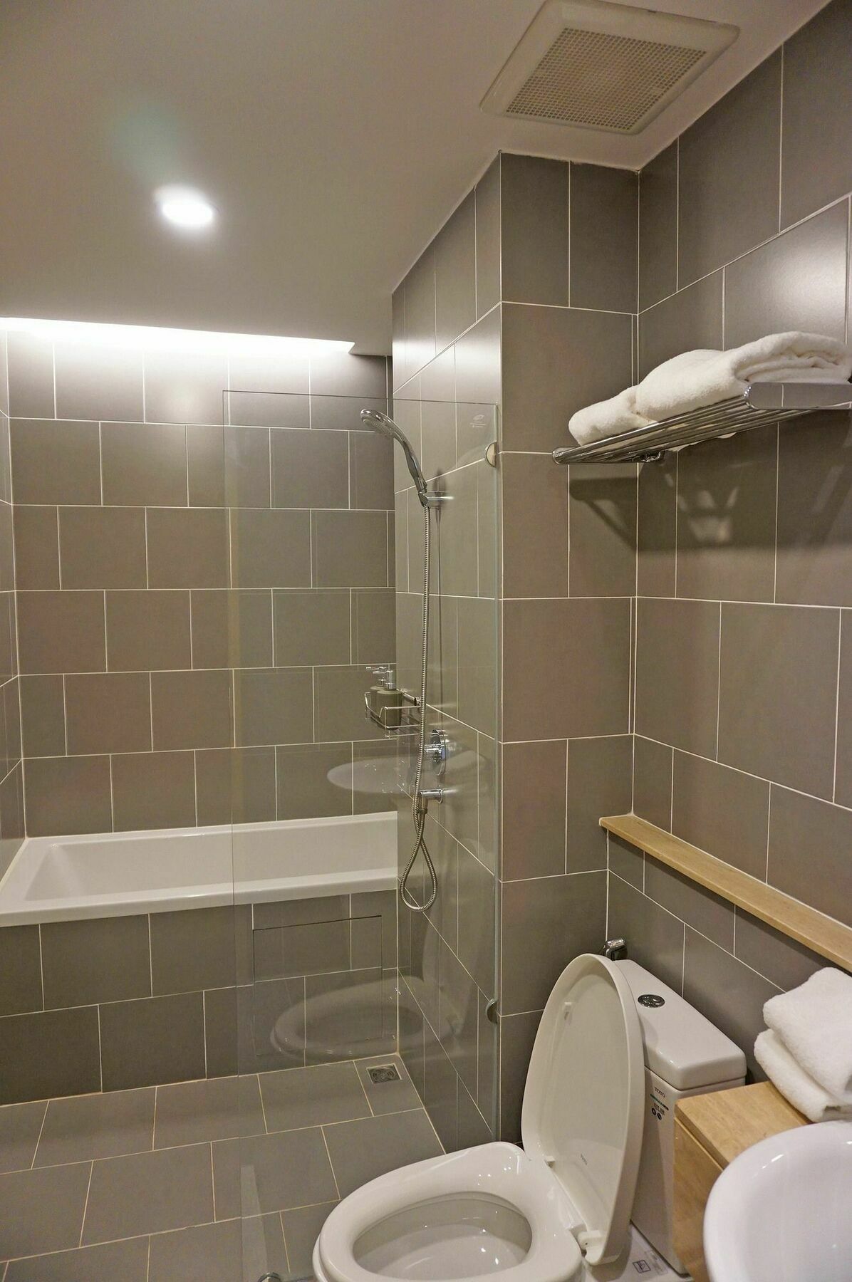 Benri Sriracha Residence Si Racha Εξωτερικό φωτογραφία